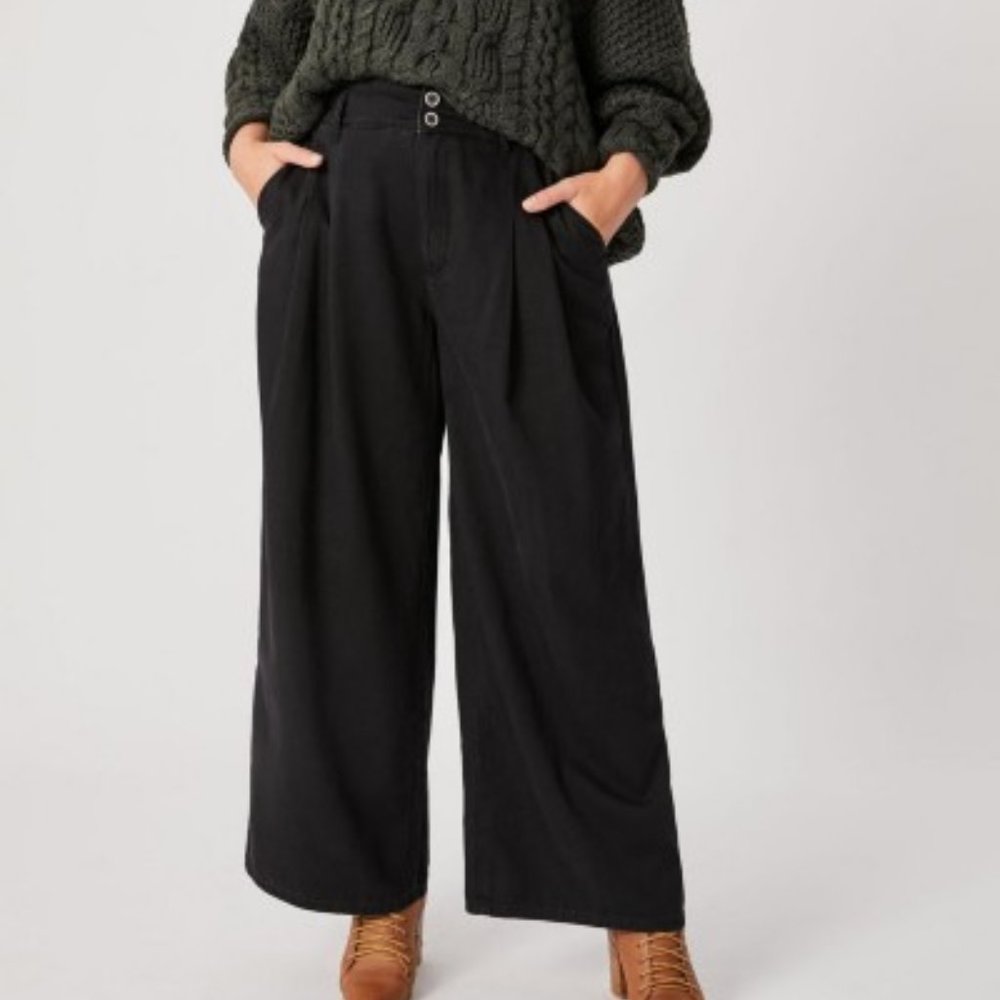 Pilcro Ultra High-Rise Pleated Trouser